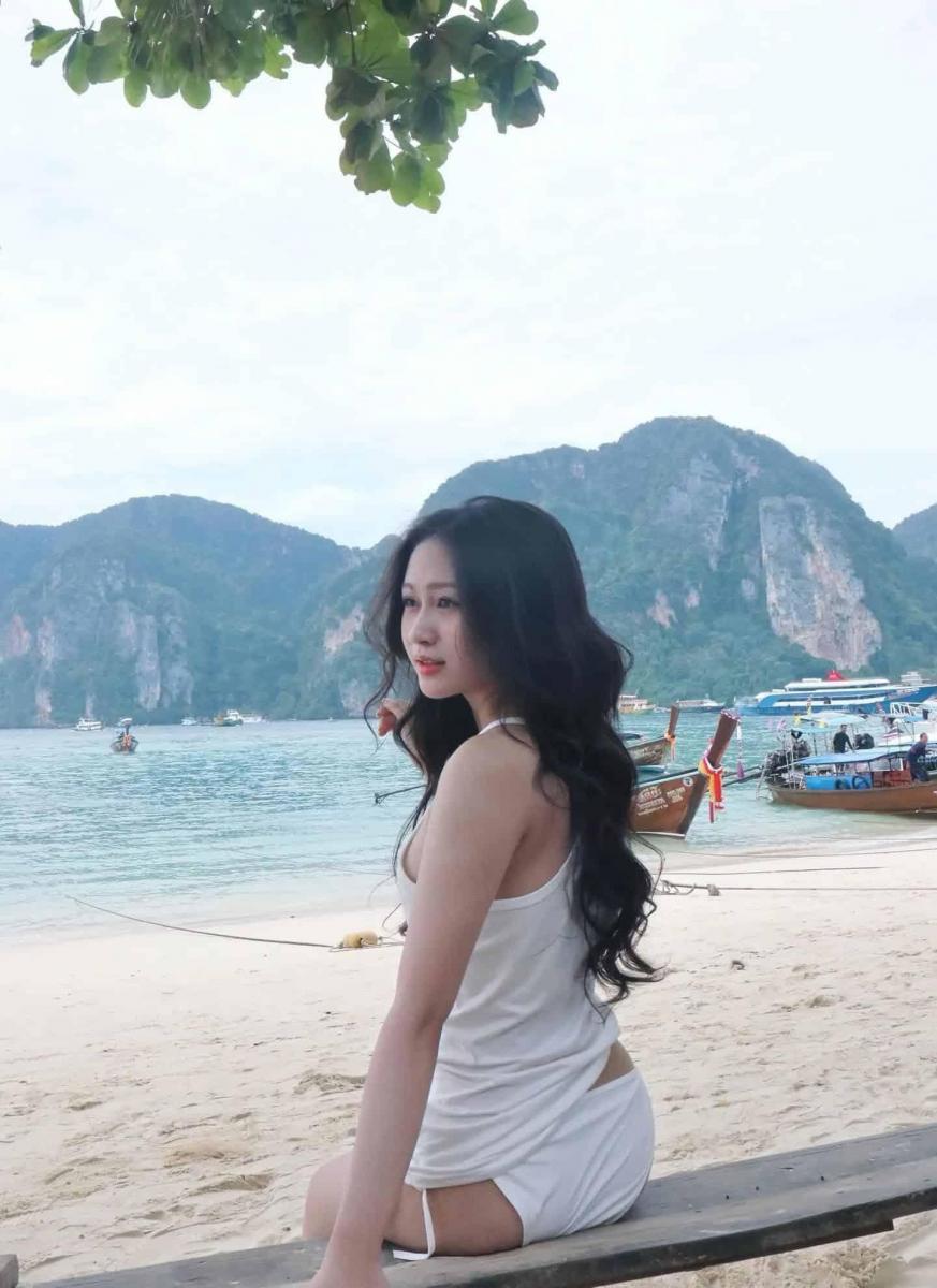 Gái xinh mặc đẹp trong mùa hè mới 2025