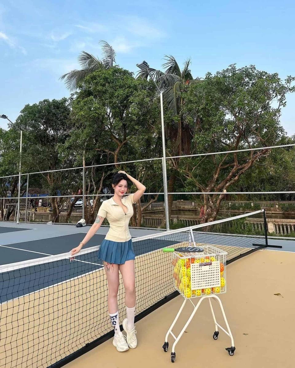 Gái Đẹp: Em Gái Xinh Và Gái