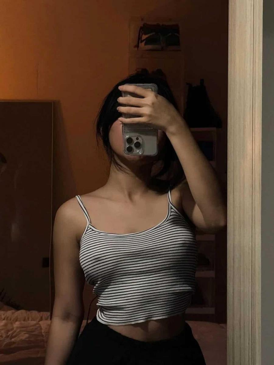 Ảnh gái xinh 2k11 trong áo sơ mi không tay thật lung linh