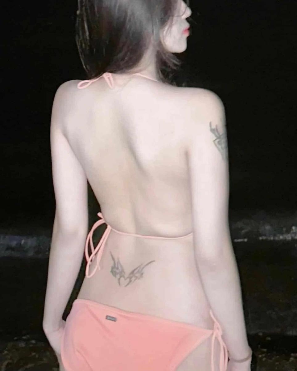 Gái Xinh Sexy Với Chân Dài