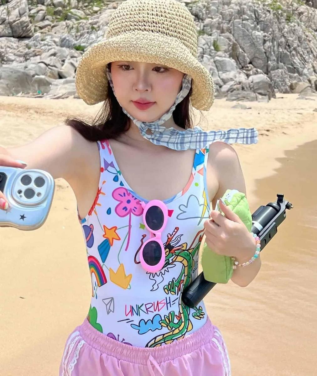 Hình ảnh con gái đeo kính xinh đẹp