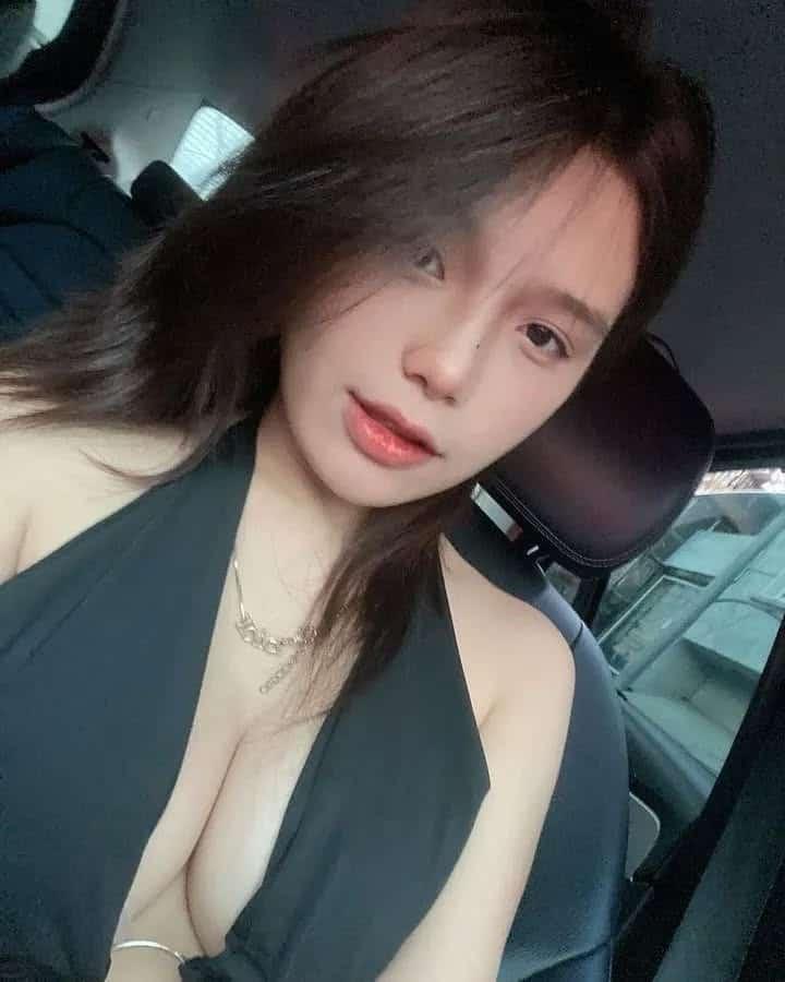 Ảnh mạng gái xinh cute dễ thương, đeo kính ngầu