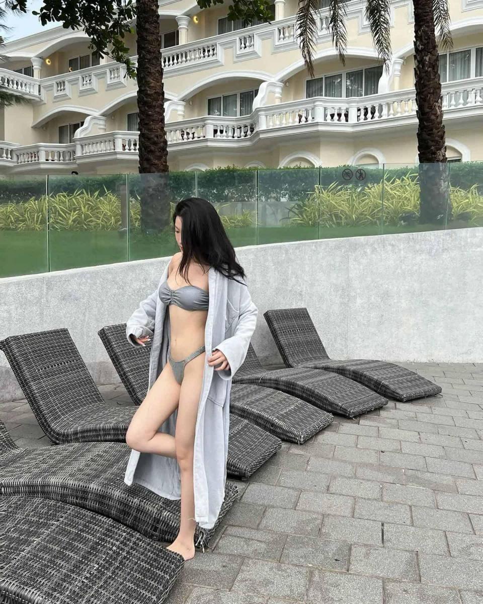 Gái xinh 12 tuổi trong bộ bikini mỏng đẹp nhất tháng 12