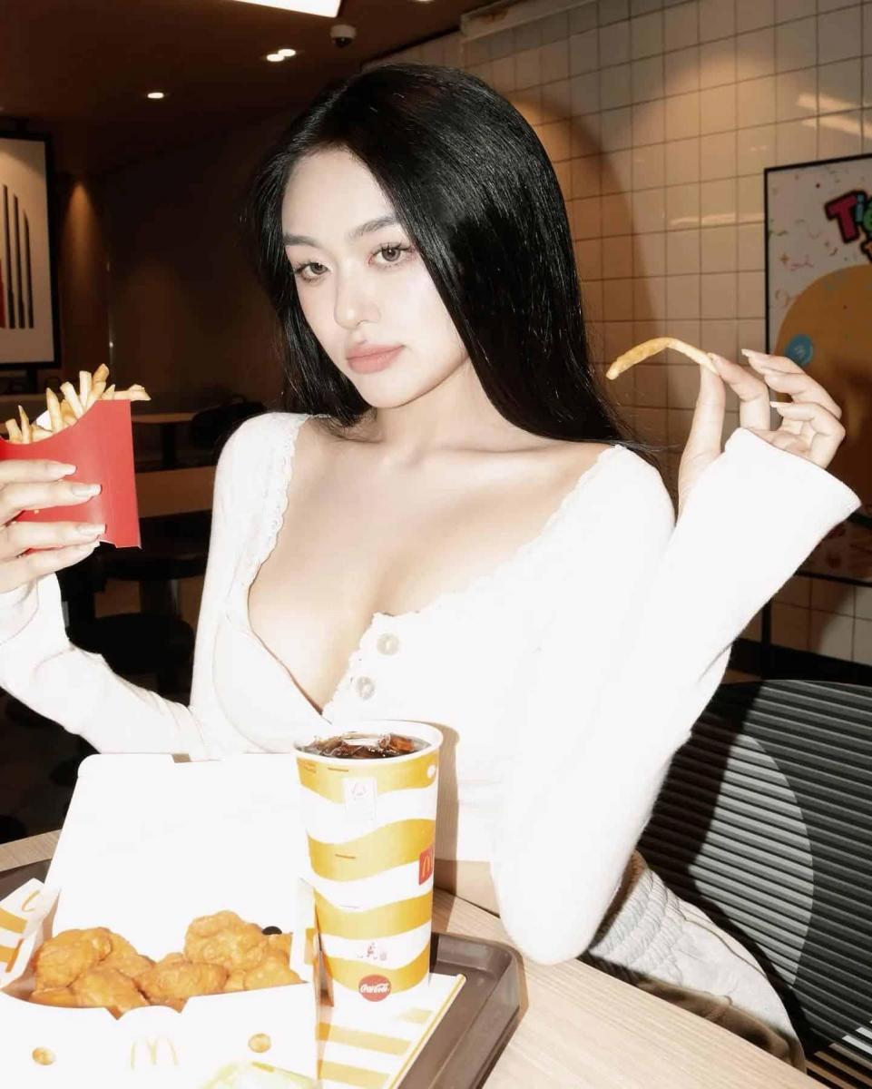 Gai Xinh - Ảnh Gái Xinh Đeo Kính Ngầu