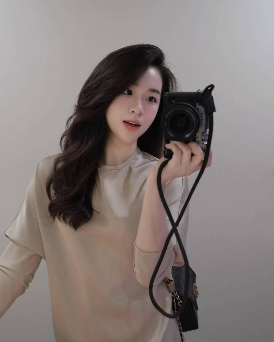 Hình con gái đẹp dễ thương - Gái xinh lớp 8 và Tik Tok