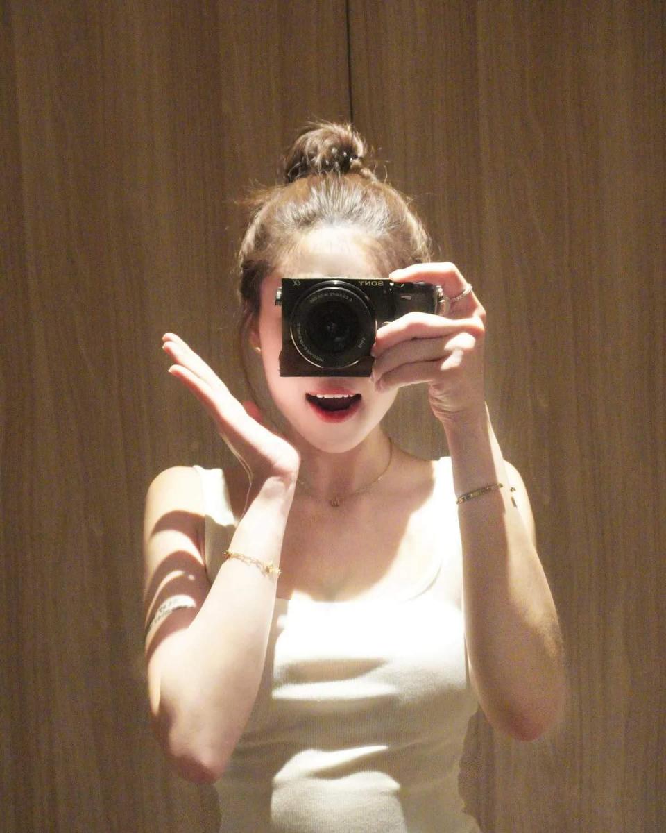 Hình ảnh gái xinh học sinh đeo kính cute