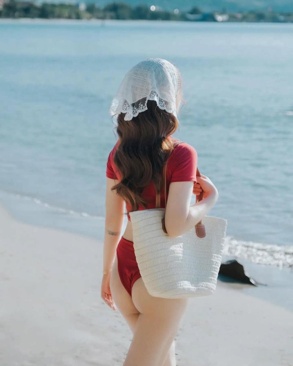 cô gái xinh đẹp bên bãi biển, ảnh đẹp gái xinh
