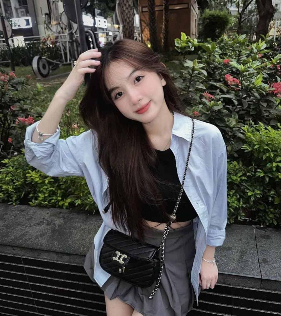 Hình ảnh gái xinh vú đẹp trong thời trang 2025
