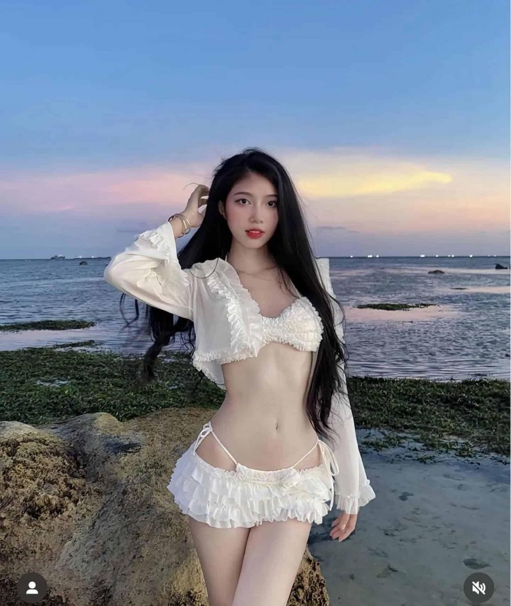 Gái Xinh Lớp 5 Và Lớp 7 Mặc
