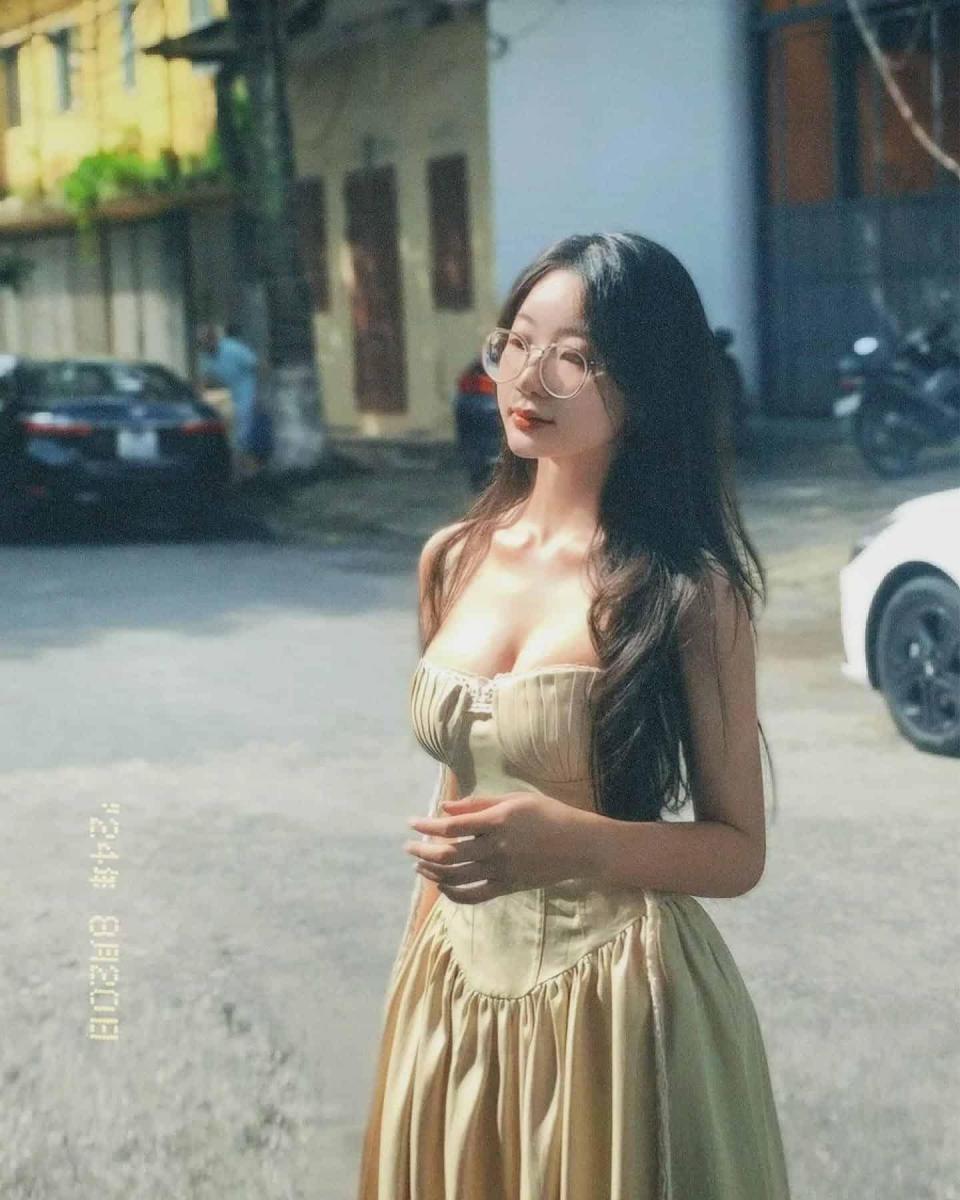 Gái xinh cởi trần đẹp nhất tại Trần Yên
