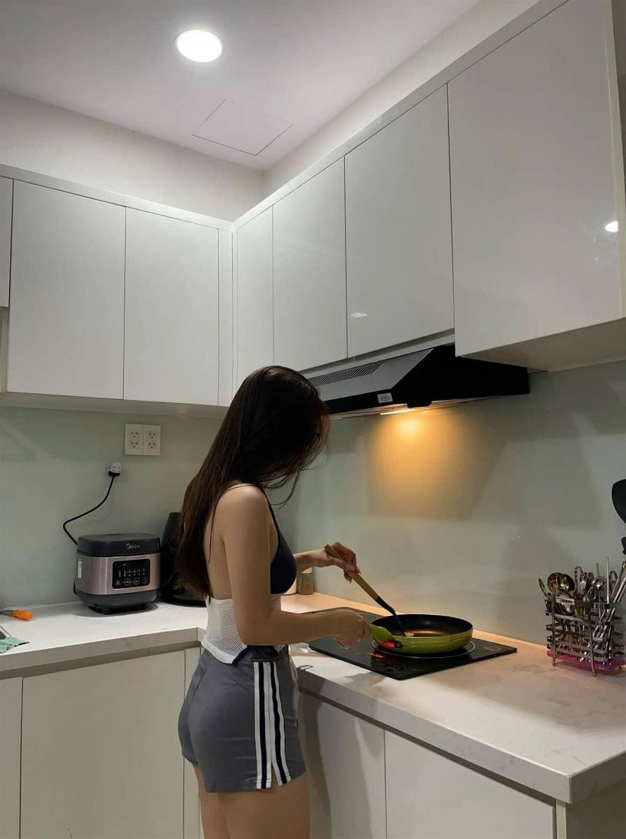 Ảnh gái xinh làm hình nền cho máy tính