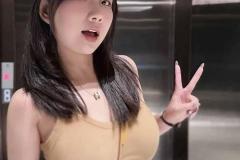 Ảnh gái xinh không mặc áo thật xinh đẹp