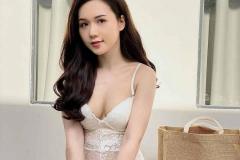 Gái Xinh Quyến Rũ Trong