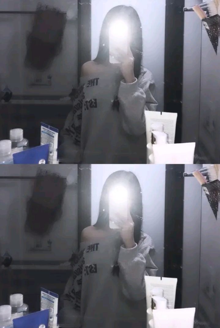 Gái Trẻ Mặc Áo Thun Rộng Chụp Ảnh Selfie Đầy Tự Tin