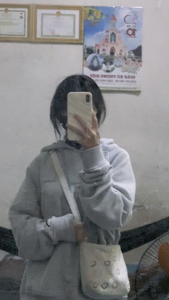 Gai Xinh Che Mat - Áo Hoodie