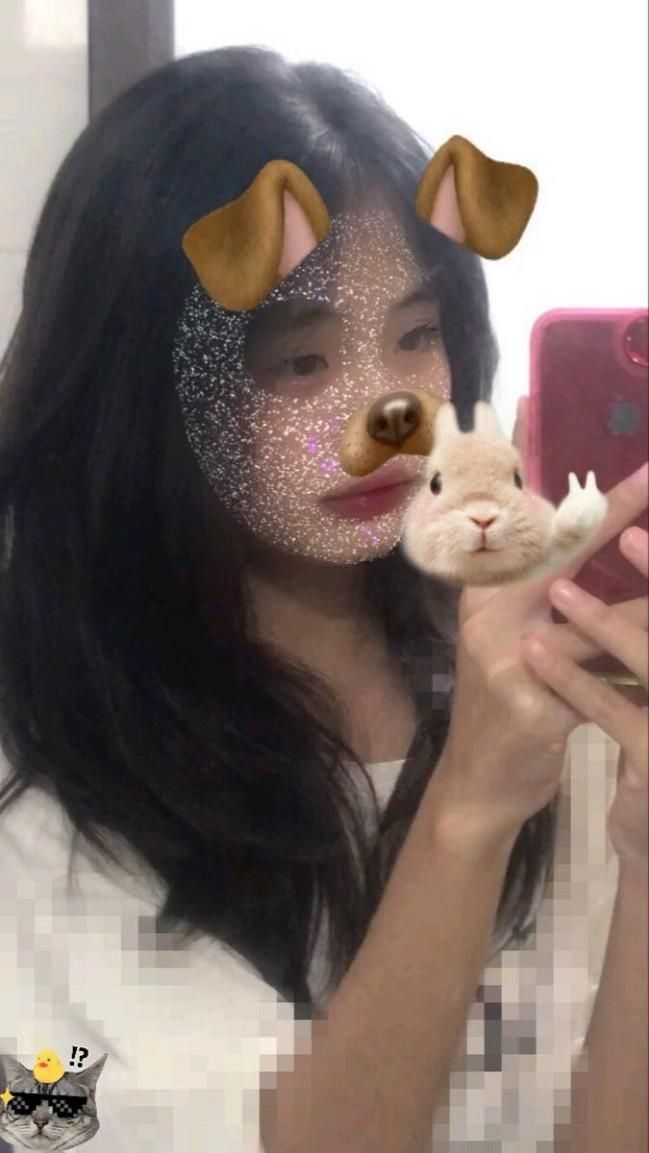 Gai Xinh Che Mat - Áo Trắng