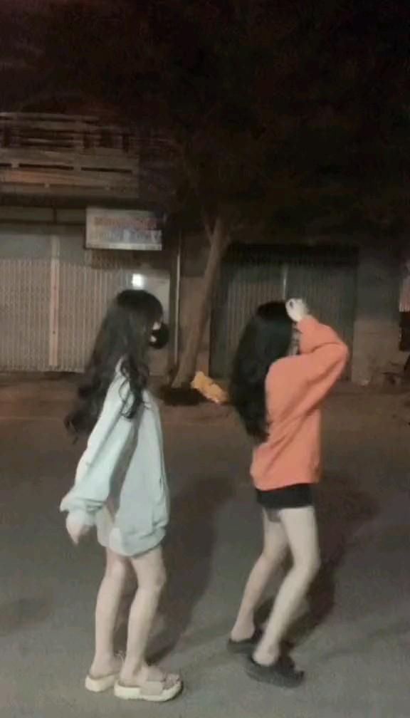 Gai Xinh Che Mat - Áo Khoác