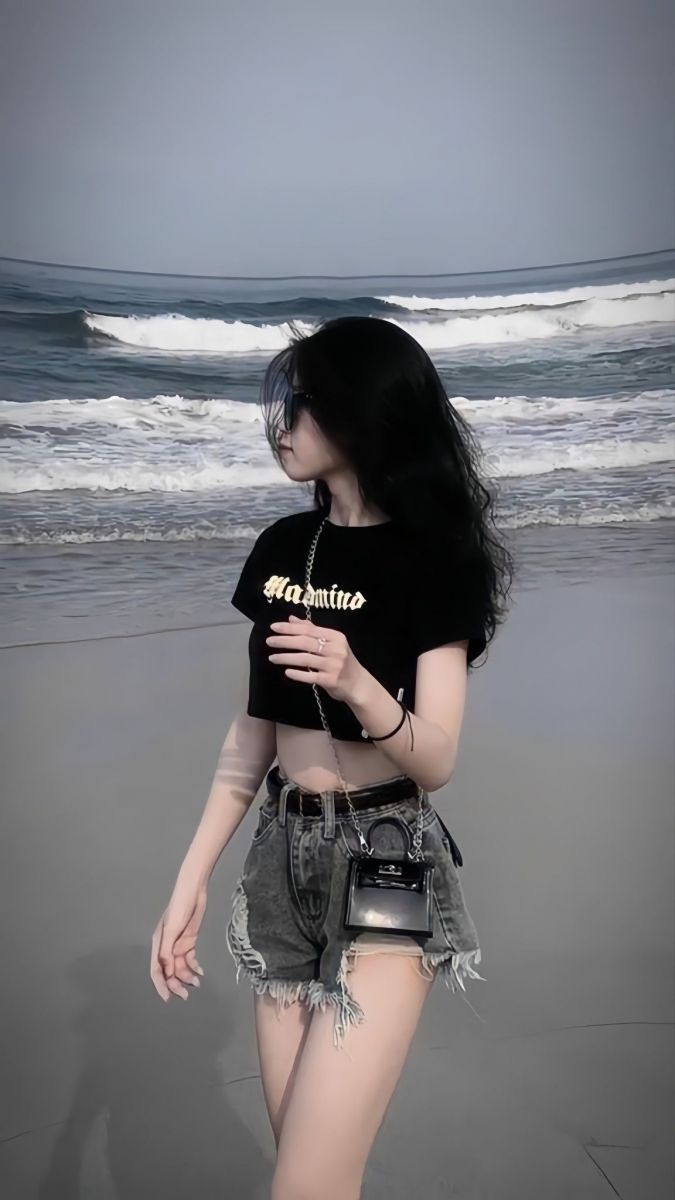 Gai Xinh Che Mat - Áo Croptop