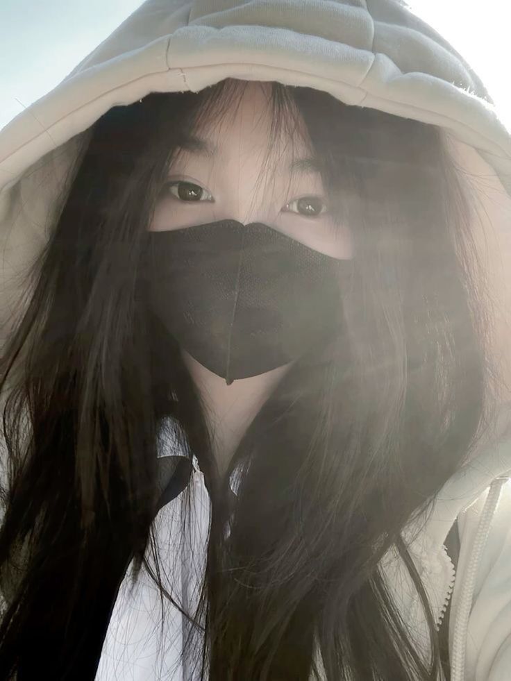 Gai Xinh Che Mat - Áo Hoodie