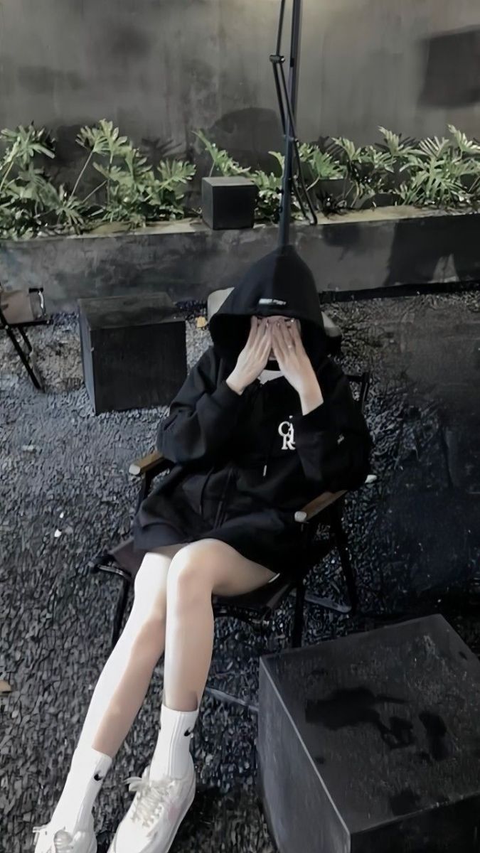 Gai Xinh Che Mat - Áo Hoodie