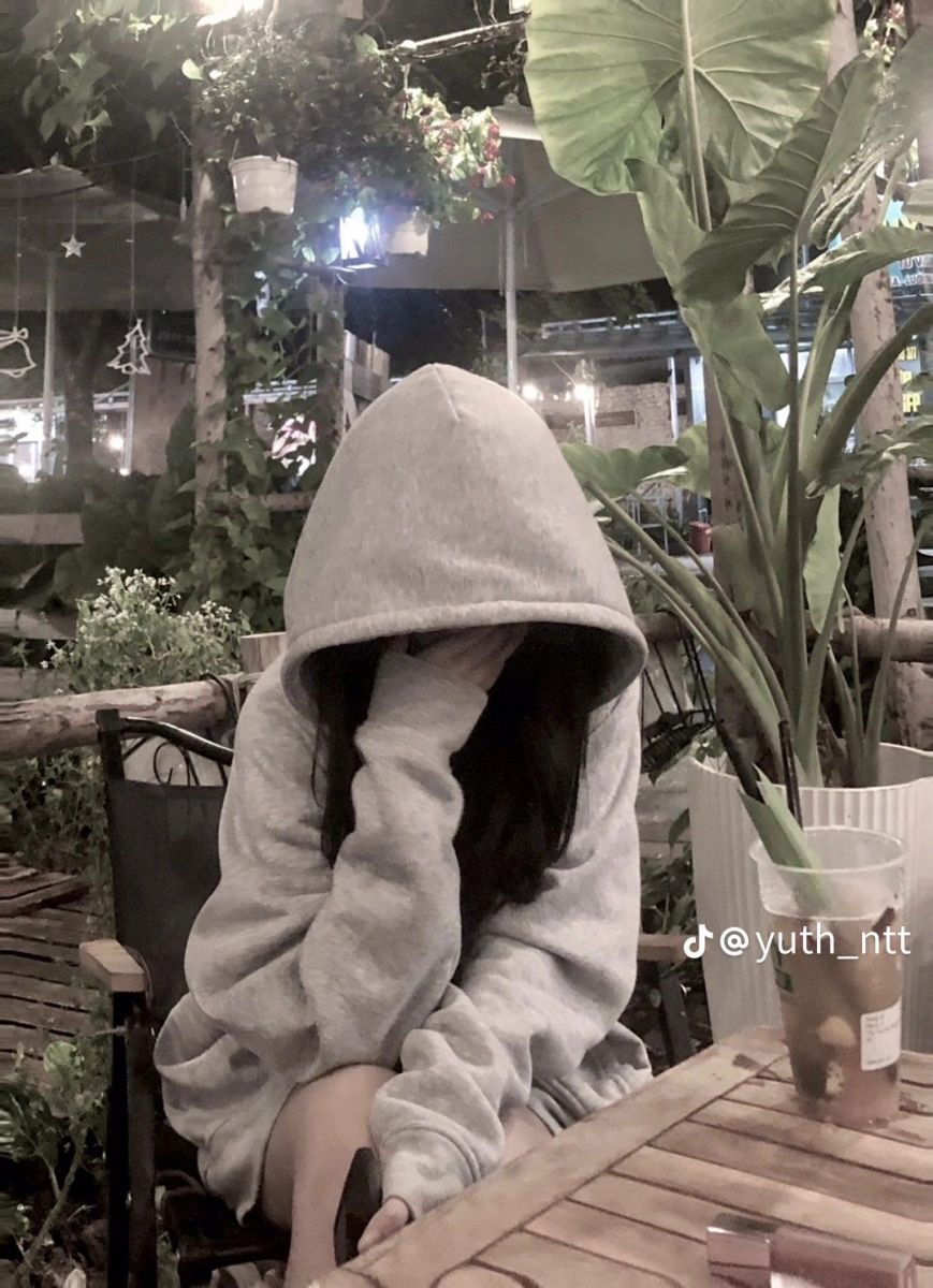 Gai Xinh Che Mat - Áo Hoodie