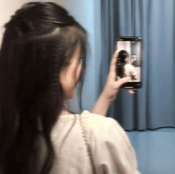 Gai Xinh Che Mat - Áo Cam