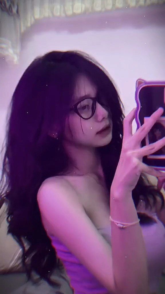 Gái xinh không mặc đồ nhảy - Một phong cách táo bạo