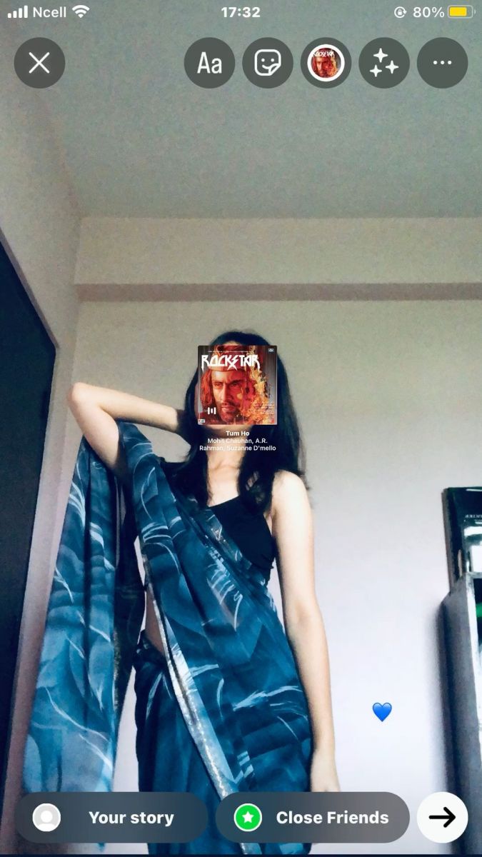 Nữ mặc sari xanh: Thanh lịch và tự tin trong phong cách