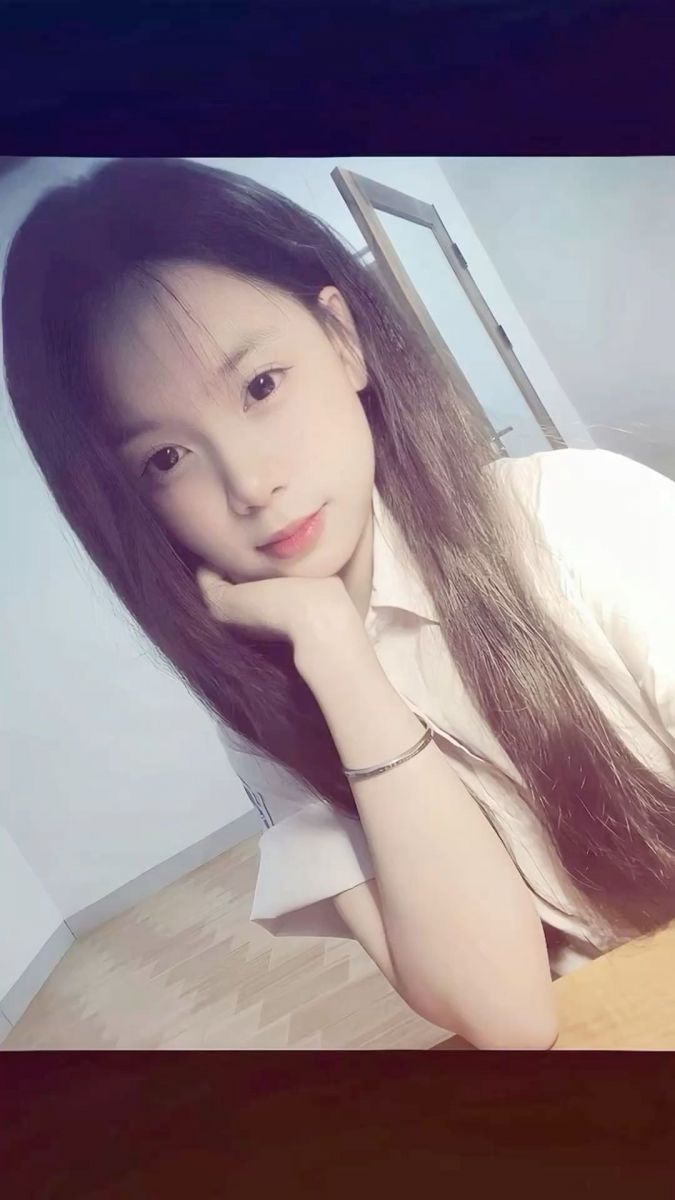 Gái Xinh Không Mặc Áo