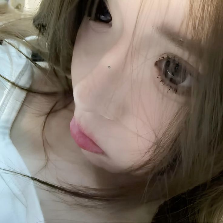 Gai Xinh Cute - Áo Trắng