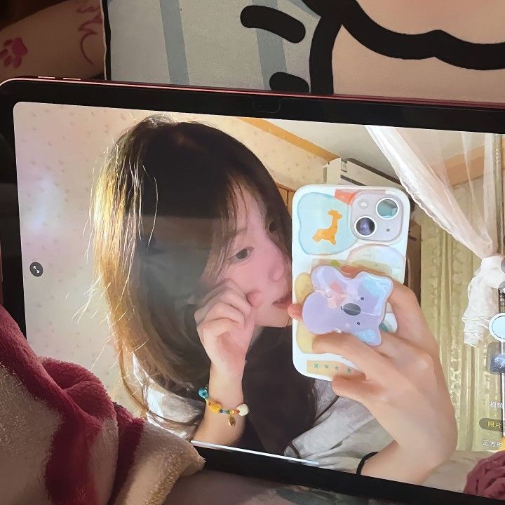 Gai Xinh Cute - Áo Trắng