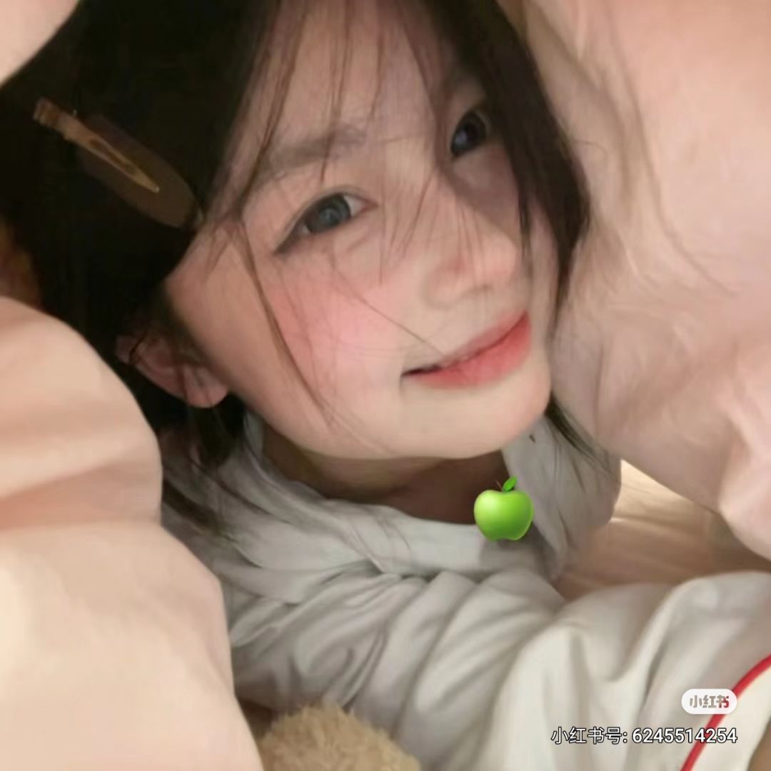 Hình ảnh cô gái xinh đẹp trong không gian riêng tư