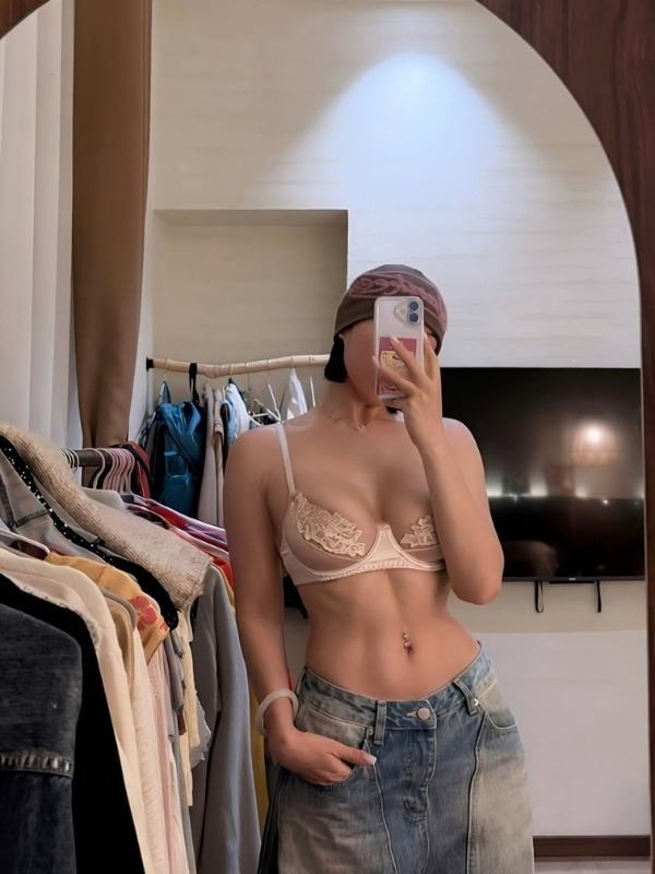 gai-xinh-coi-ao-bra_clean