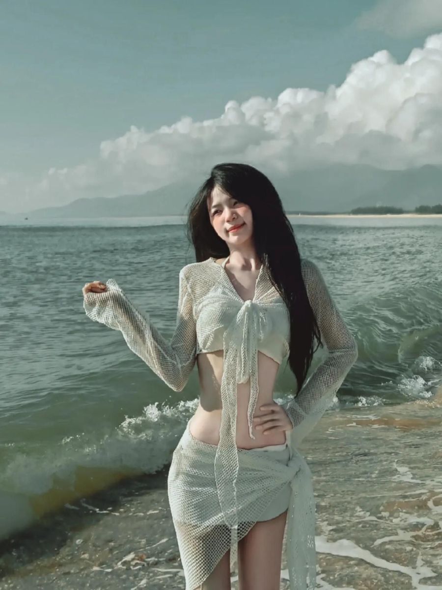 Gai Xinh Mac Bikini
