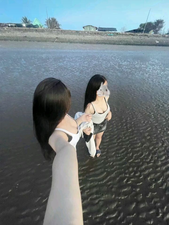 Gai Xinh Mac Bikini