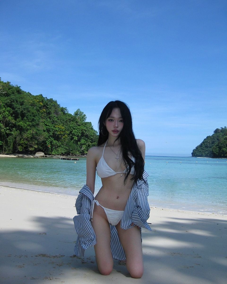Gai Xinh Mac Bikini