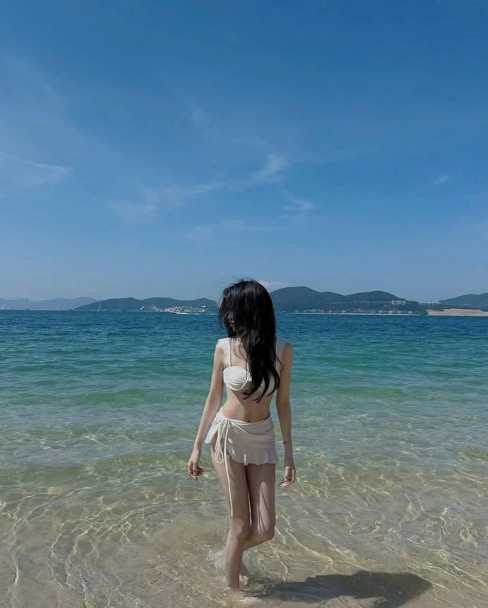 Gai Xinh Mac Bikini