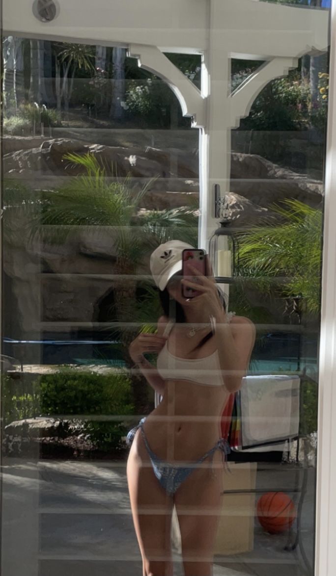 Gai Xinh Mac Bikini
