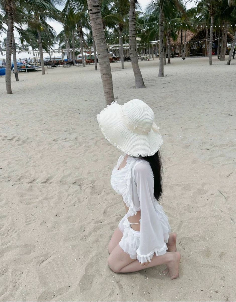 Gai Xinh Mac Bikini