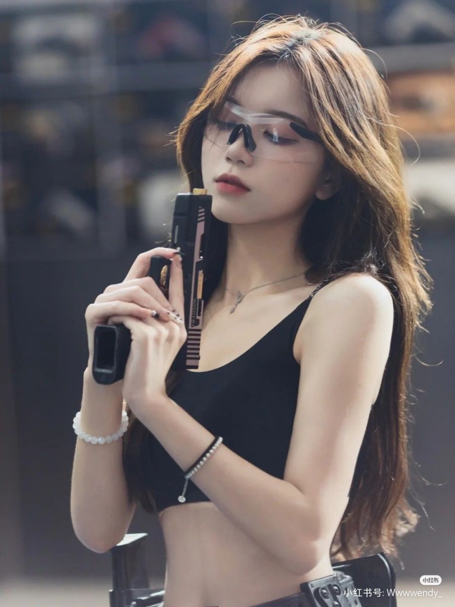 Gai Xinh Mac Bikini