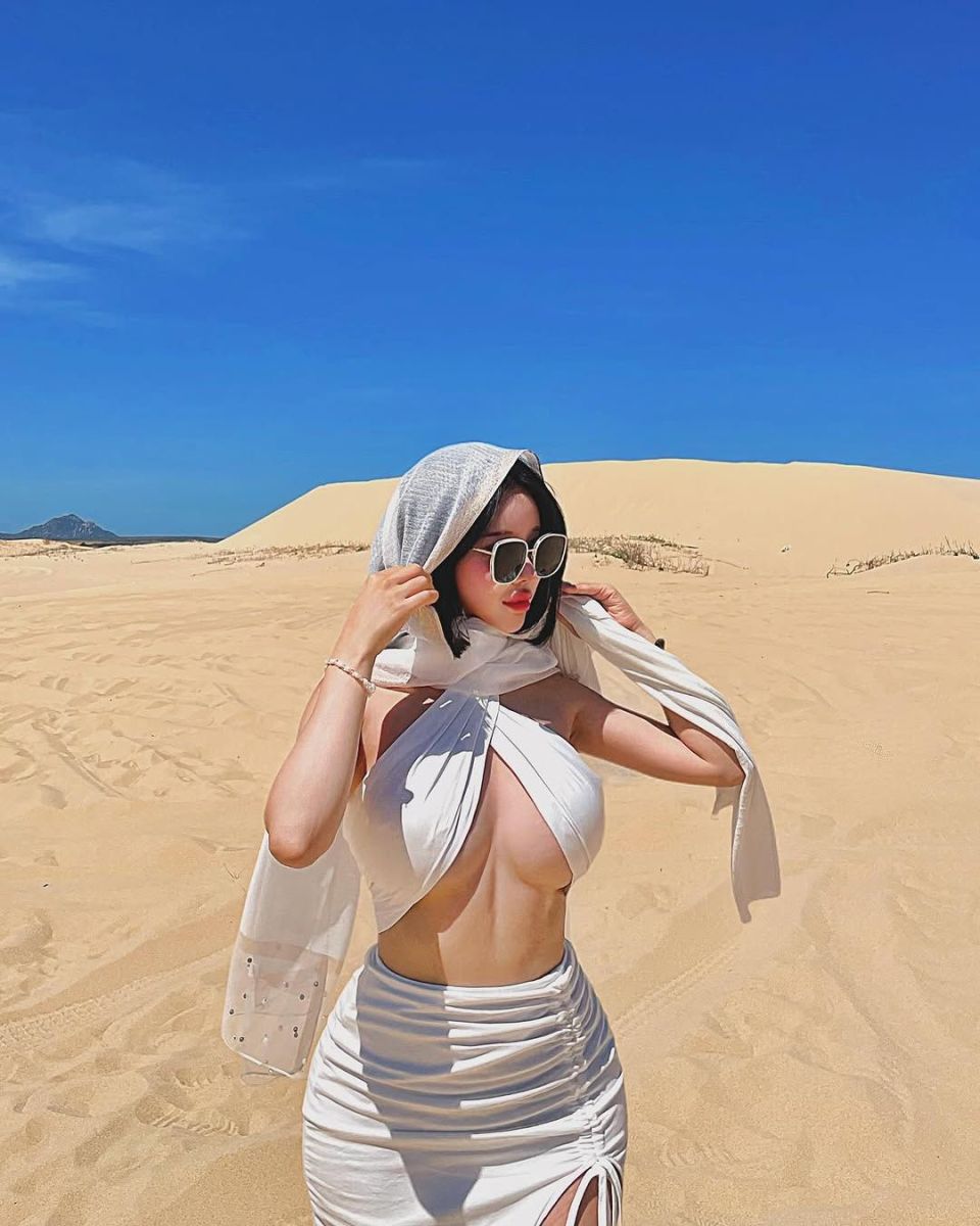 Gai Xinh Mac Bikini