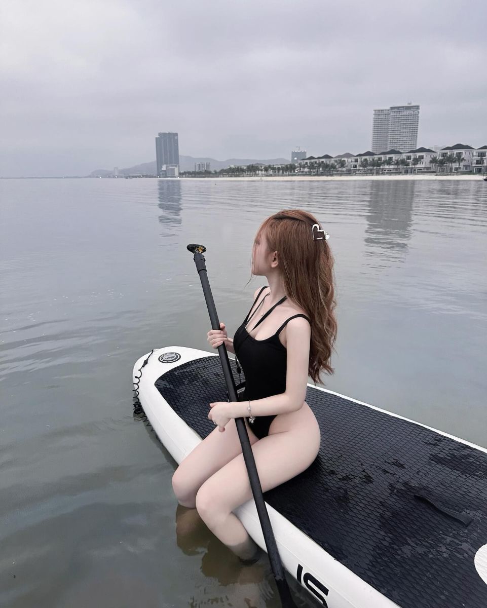 Gai Xinh Mac Bikini