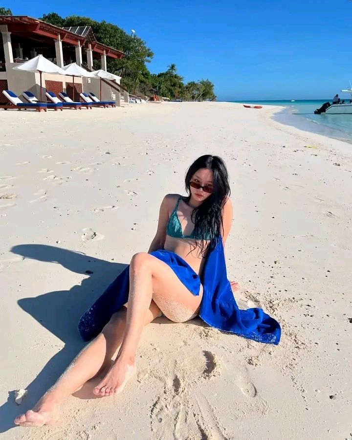 Gai Xinh Mac Bikini - Ánh Nắng