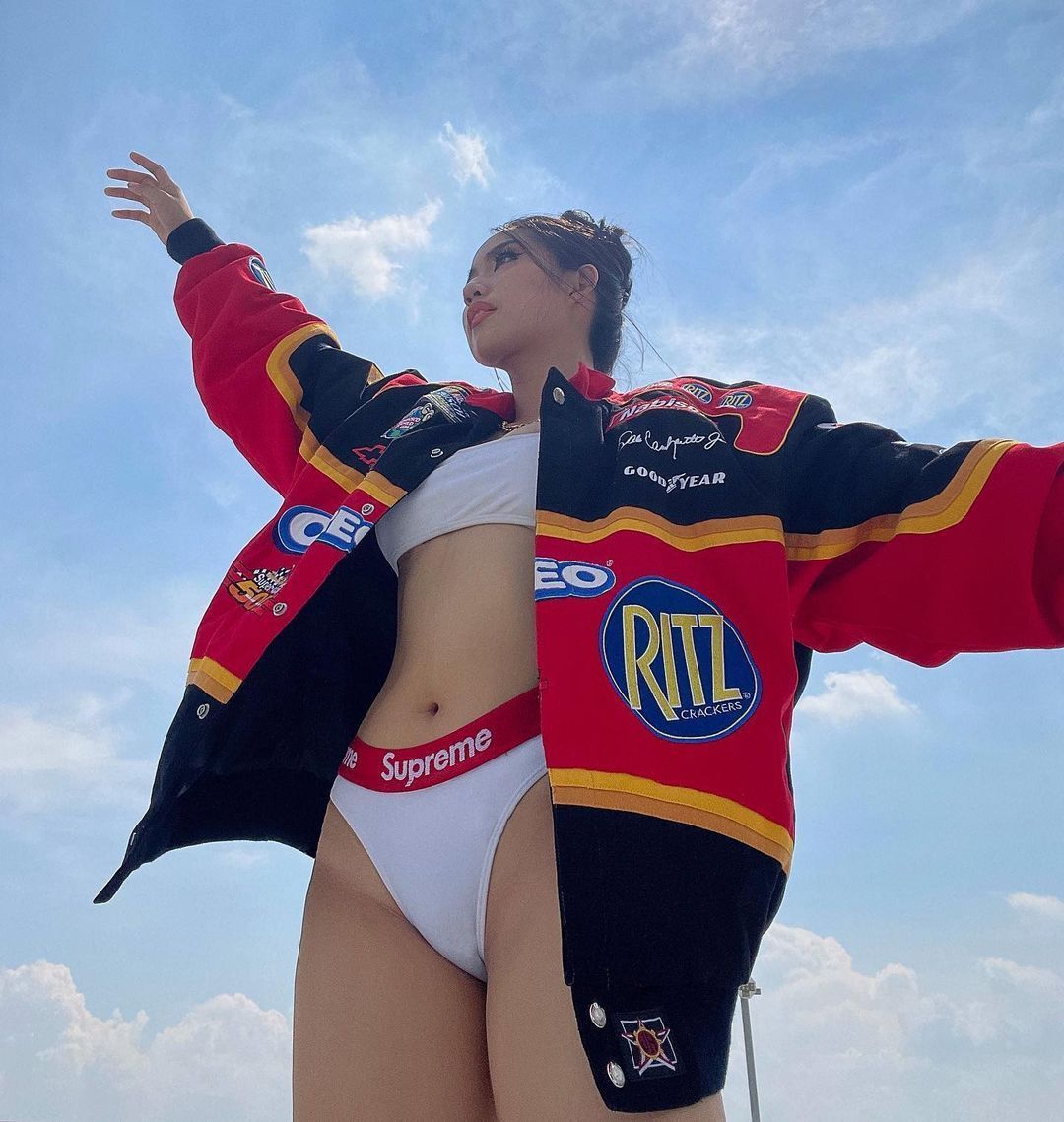 Gai Xinh Mac Bikini - Áo Khoác Đỏ