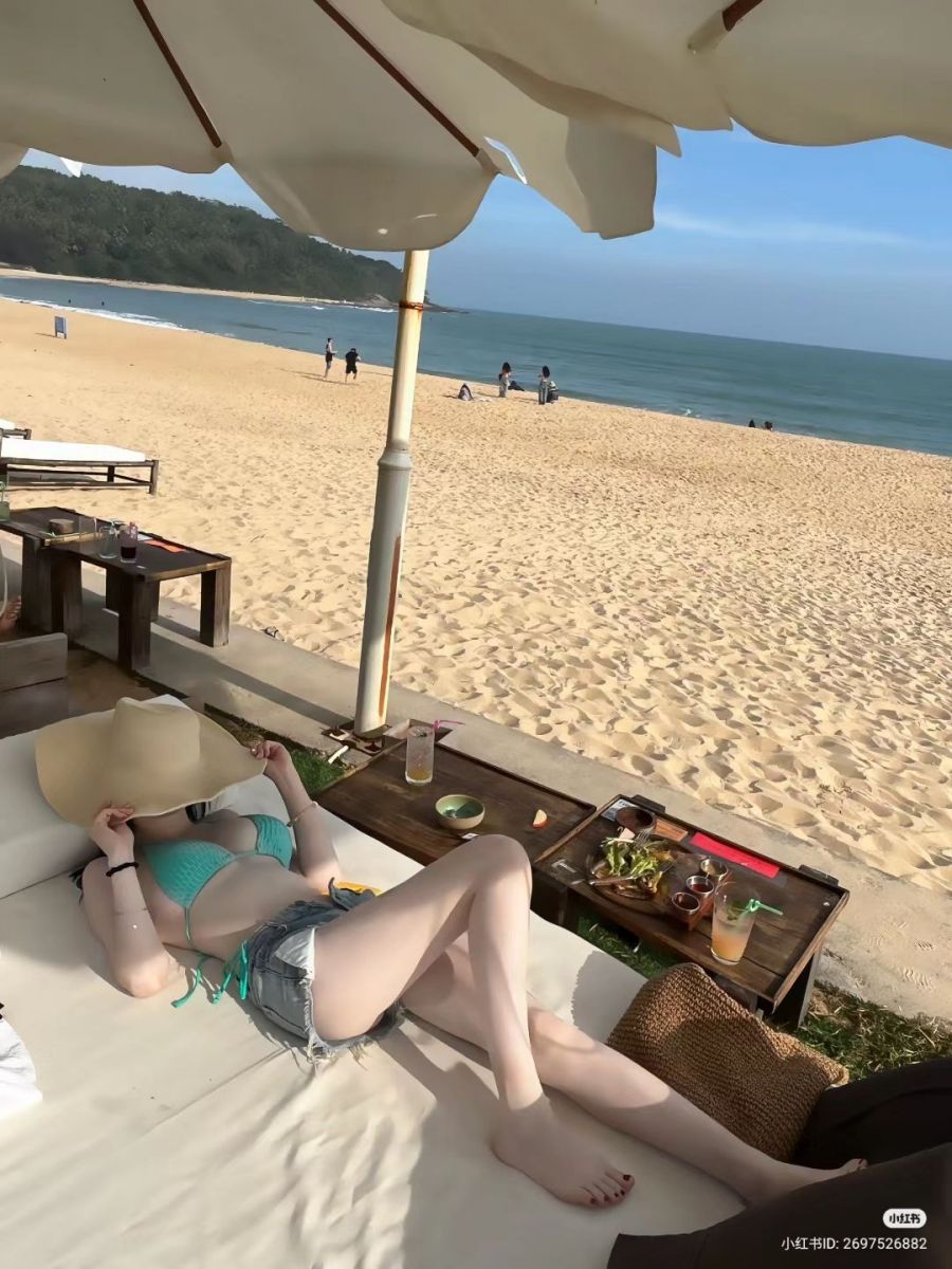 Gai Xinh Mac Bikini - Bãi Biển