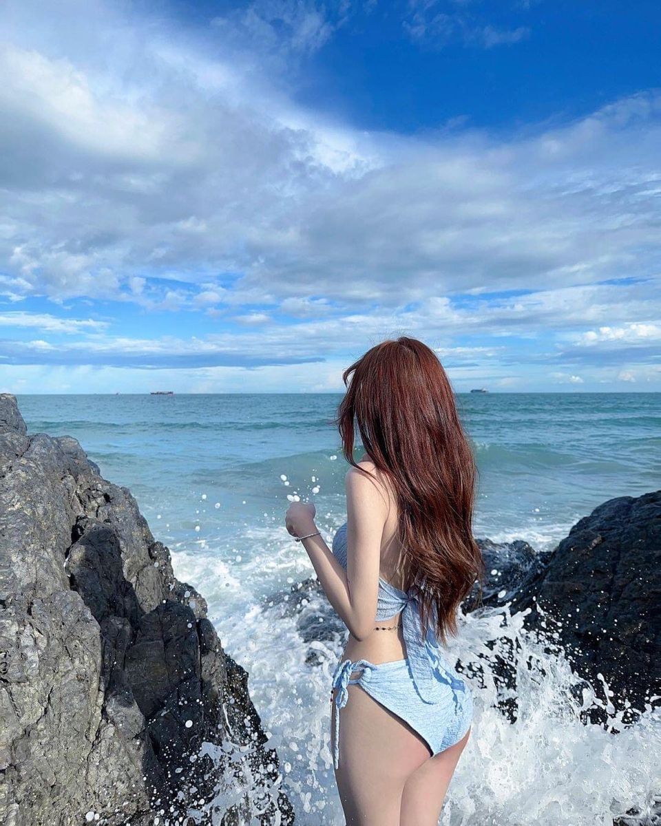 Gai Xinh Mac Bikini - Biển