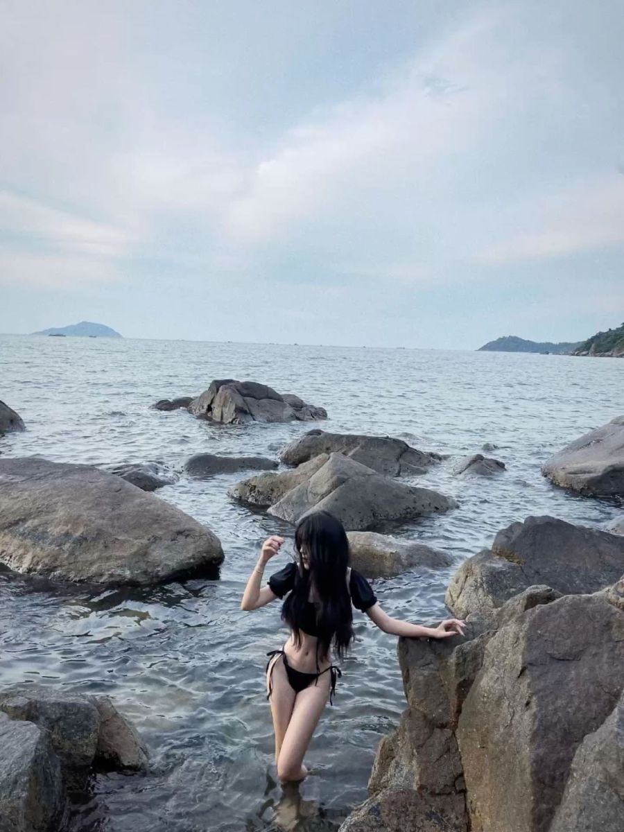 Gai Xinh Mac Bikini