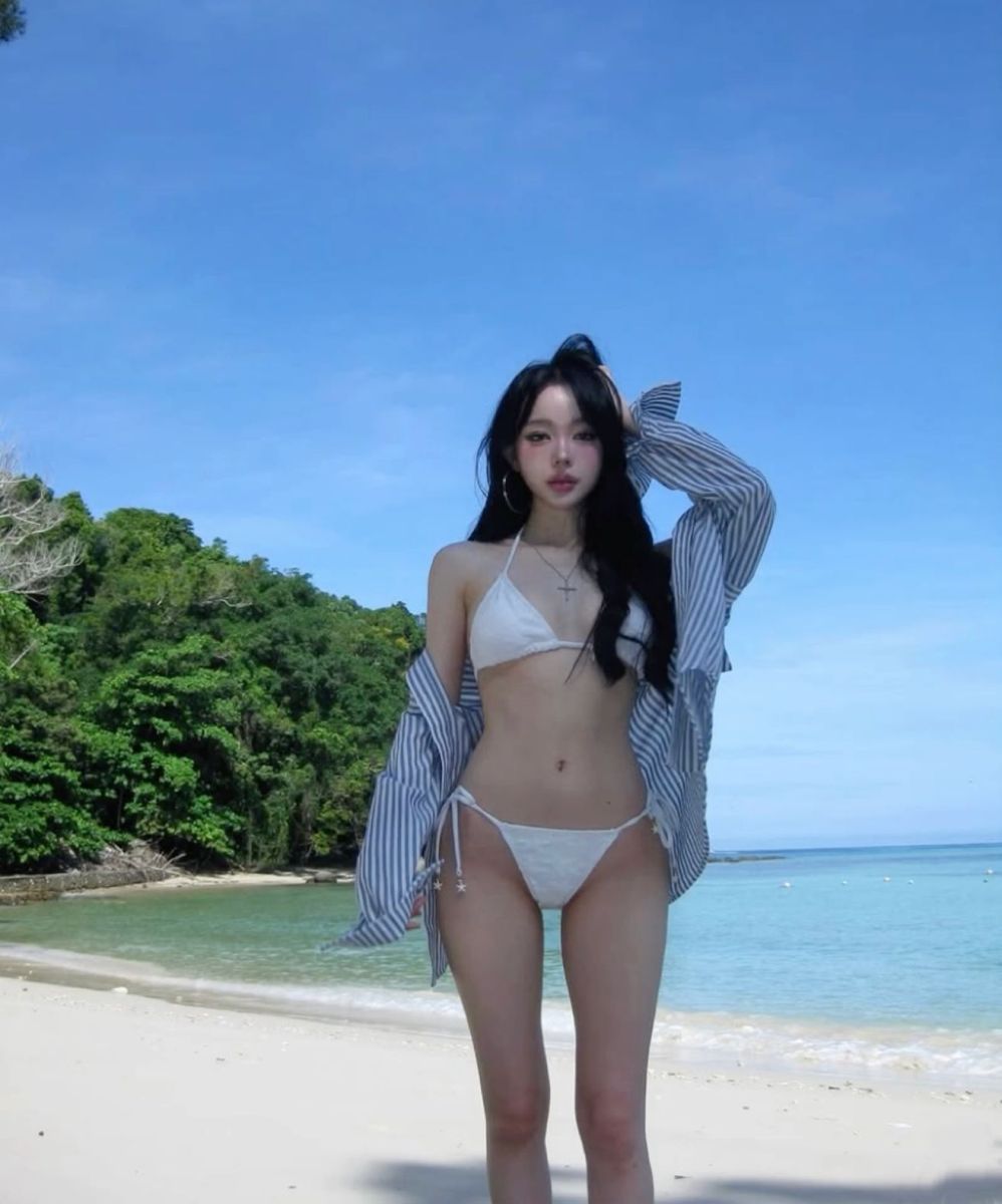 Gai Xinh Mac Bikini