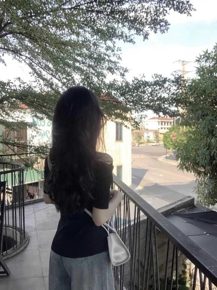 Ảnh gái xinh khoe hàng đẹp trên ban công