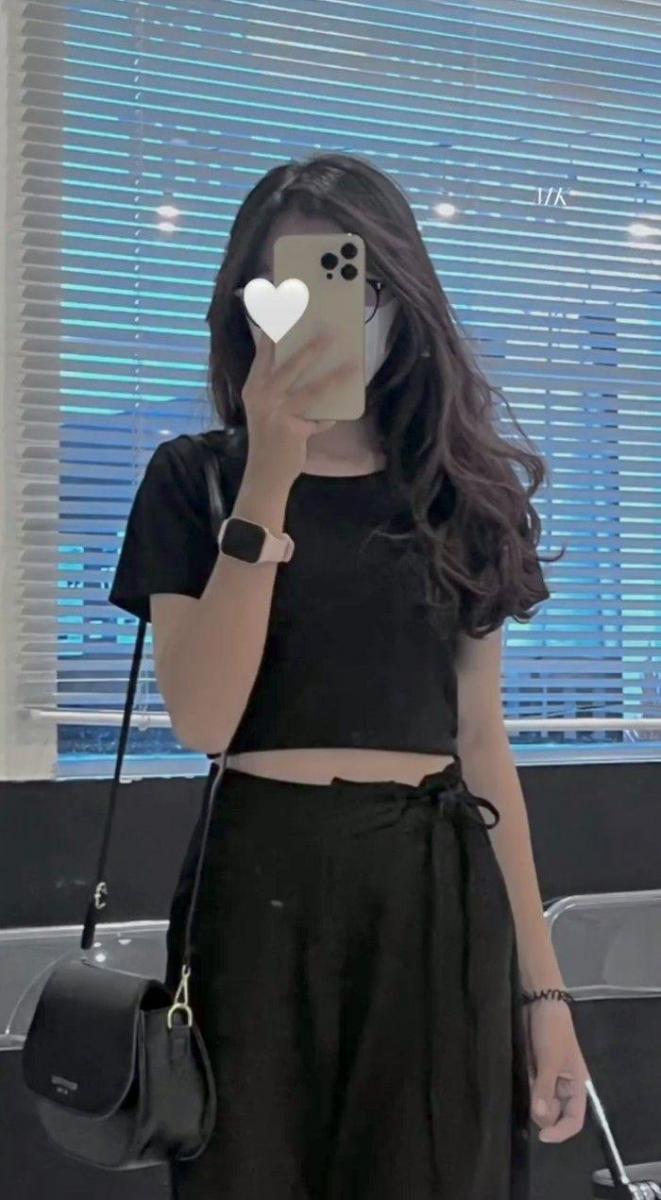 Ảnh gái xinh thật ngực to, cài túi thật lung linh